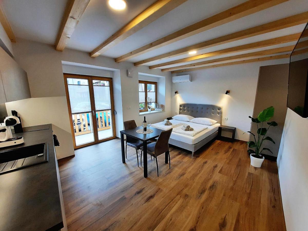 Apartments Hlapi With Spa Кобарид Экстерьер фото