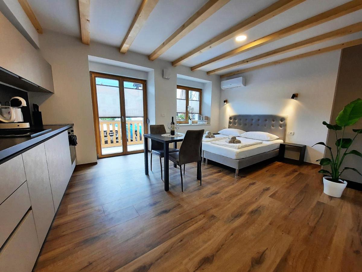 Apartments Hlapi With Spa Кобарид Экстерьер фото
