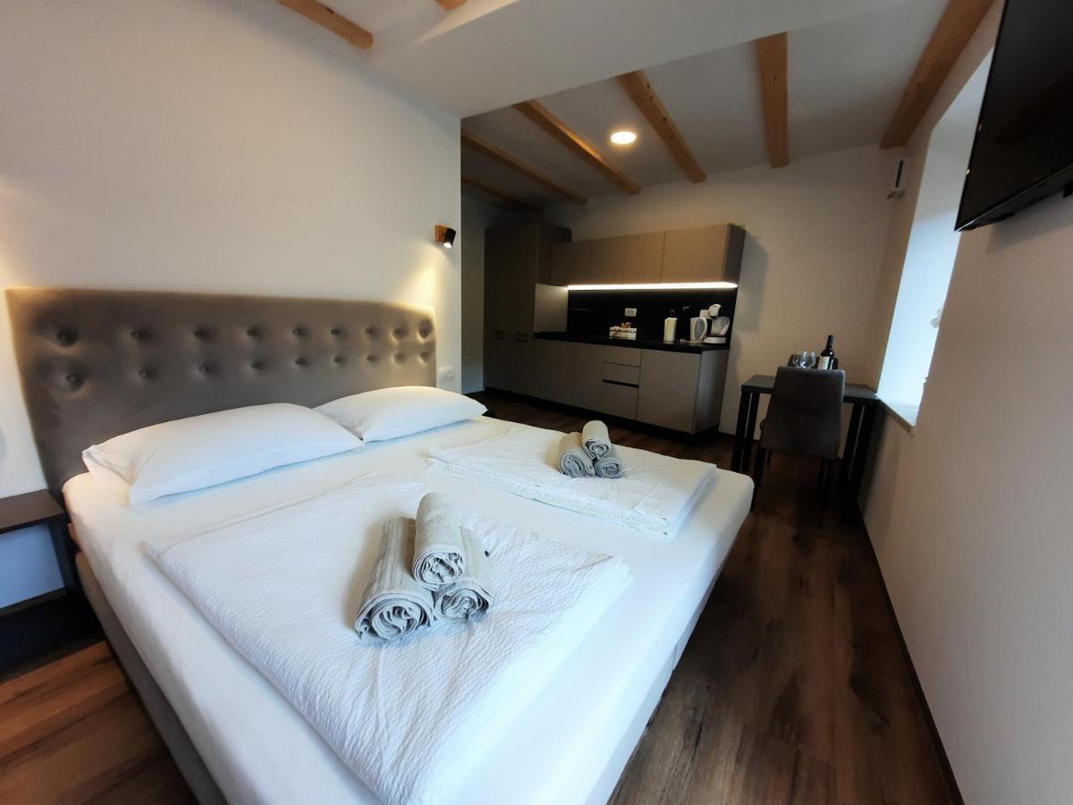 Apartments Hlapi With Spa Кобарид Экстерьер фото