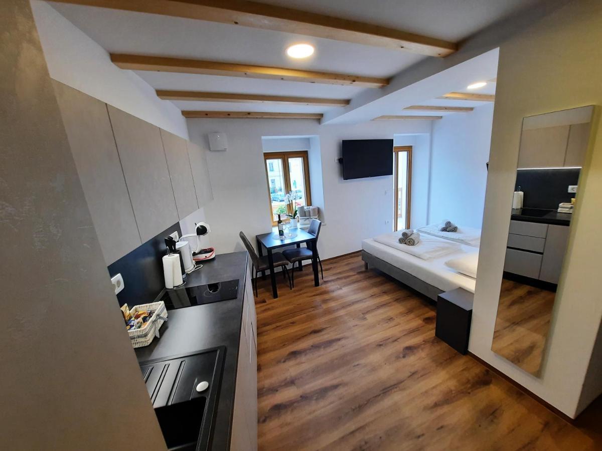 Apartments Hlapi With Spa Кобарид Экстерьер фото