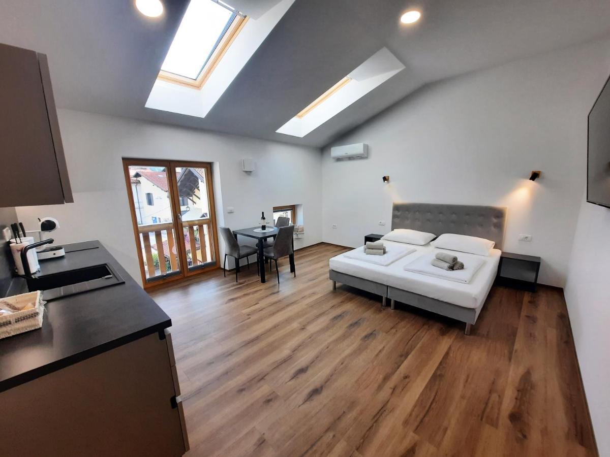 Apartments Hlapi With Spa Кобарид Экстерьер фото