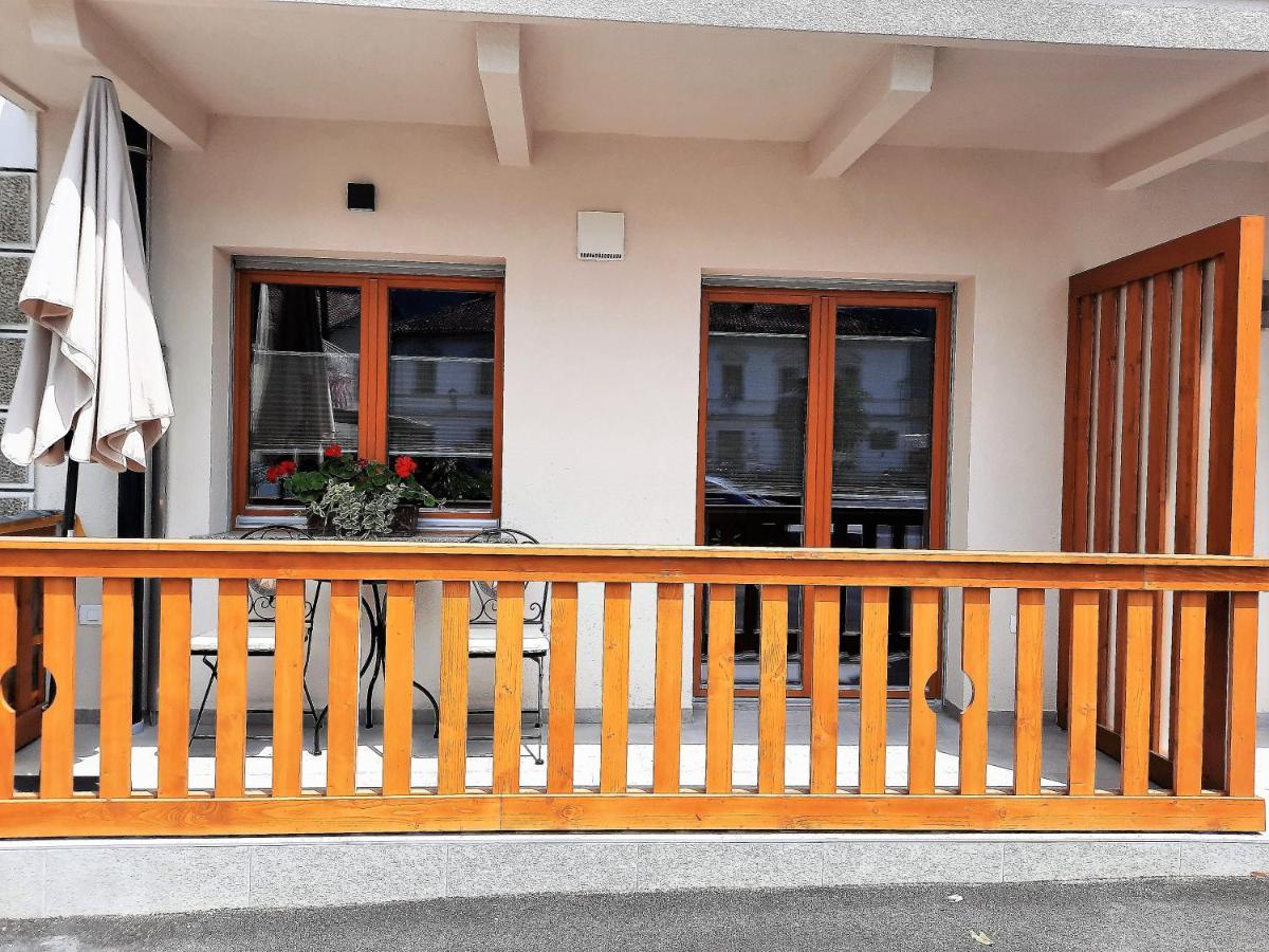 Apartments Hlapi With Spa Кобарид Экстерьер фото